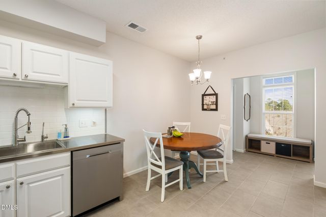 2511 Huntscroft Lane 303, Raleigh, NC 27617