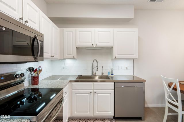 2511 Huntscroft Lane 303, Raleigh, NC 27617