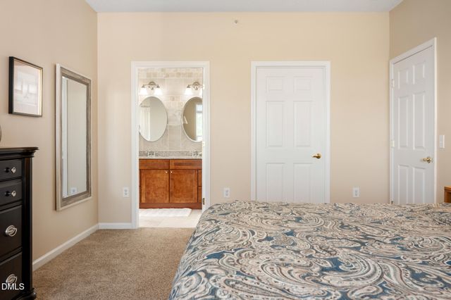 2511 Huntscroft Lane 303, Raleigh, NC 27617