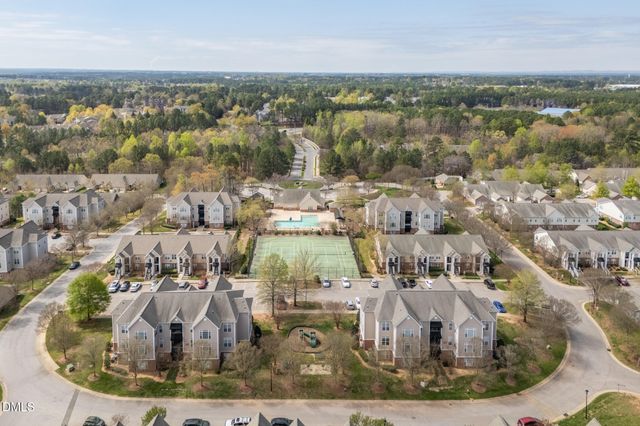 2511 Huntscroft Lane 303, Raleigh, NC 27617