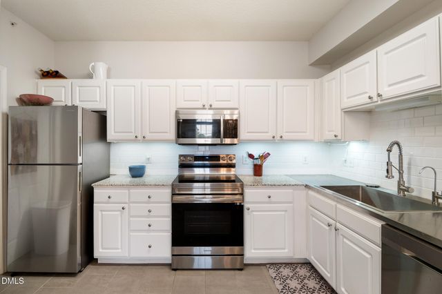 2511 Huntscroft Lane 303, Raleigh, NC 27617