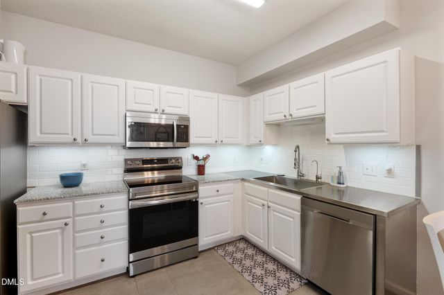 2511 Huntscroft Lane 303, Raleigh, NC 27617