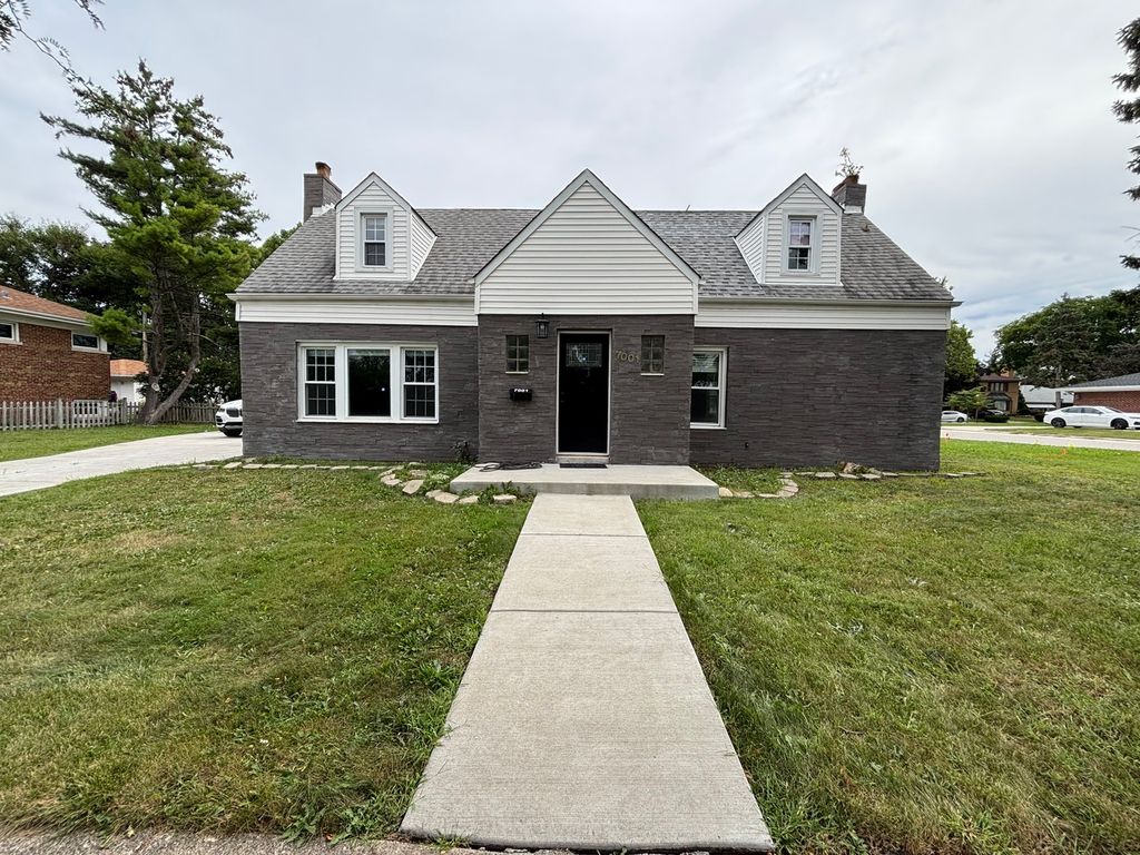 7001 N Cicero Avenue, Lincolnwood, IL 60712 — exterior