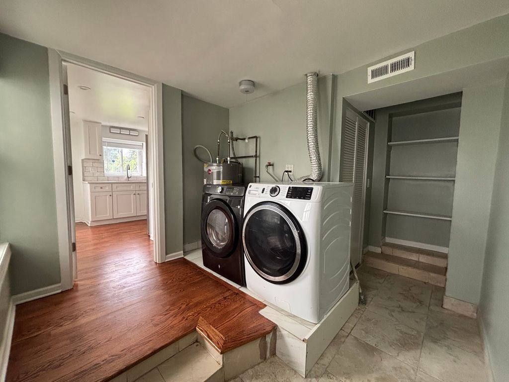 7001 N Cicero Avenue, Lincolnwood, IL 60712 — photo 2