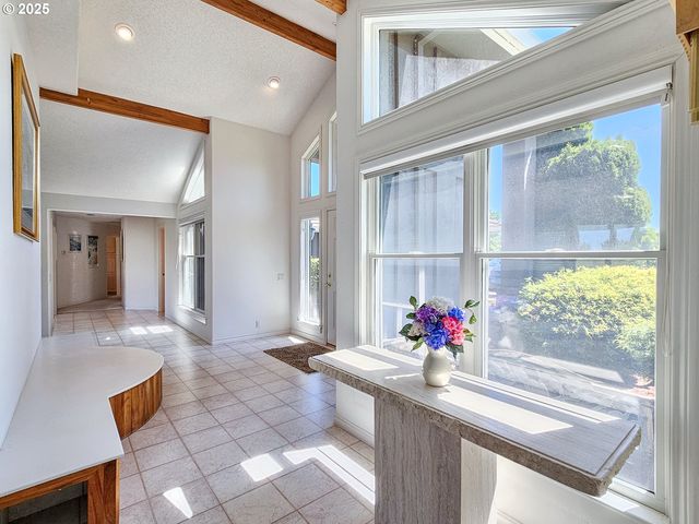 1055 TUKWILA Dr, Woodburn, OR 97071