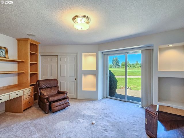 1055 TUKWILA Dr, Woodburn, OR 97071