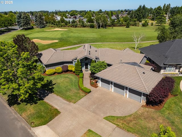 1055 TUKWILA Dr, Woodburn, OR 97071