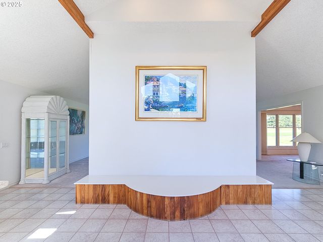 1055 TUKWILA Dr, Woodburn, OR 97071