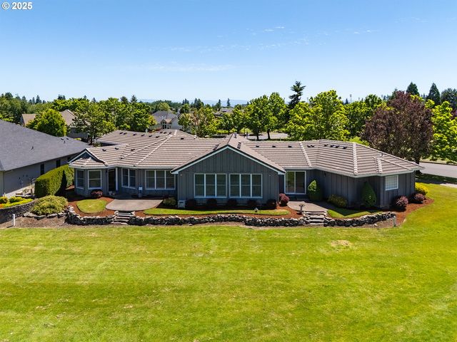 1055 TUKWILA Dr, Woodburn, OR 97071