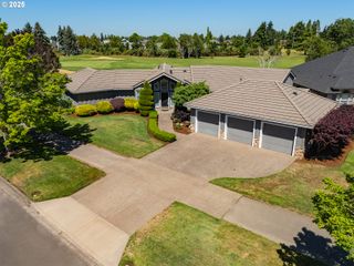 1055 TUKWILA Dr, Woodburn, OR 97071