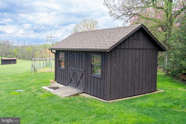 605 CLARKS LN, West Chester, PA 19382