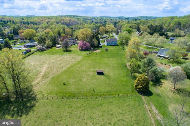 605 CLARKS LN, West Chester, PA 19382