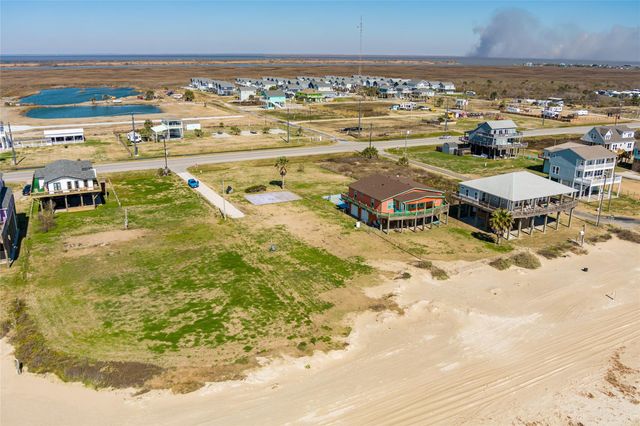 975 Marjorie, Gilchrist, TX 77617