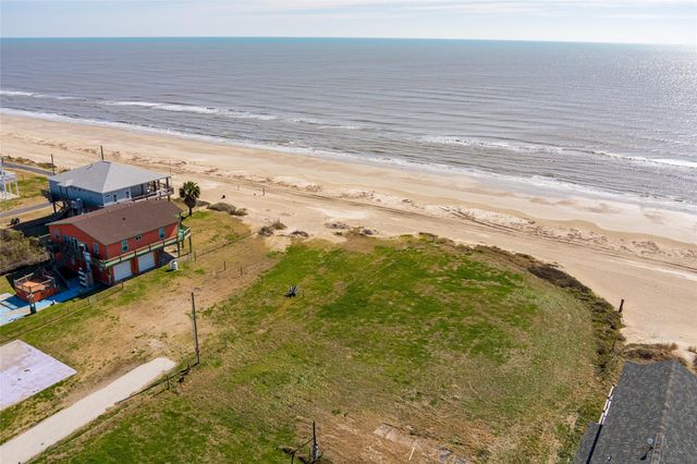 975 Marjorie, Gilchrist, TX 77617