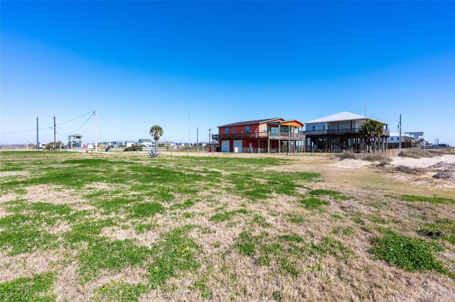 975 Marjorie, Gilchrist, TX 77617
