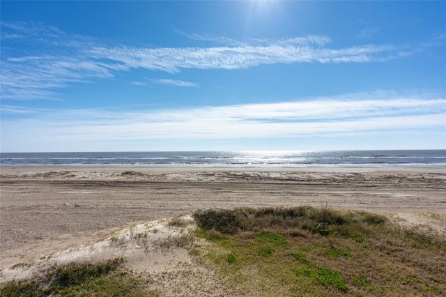 975 Marjorie, Gilchrist, TX 77617