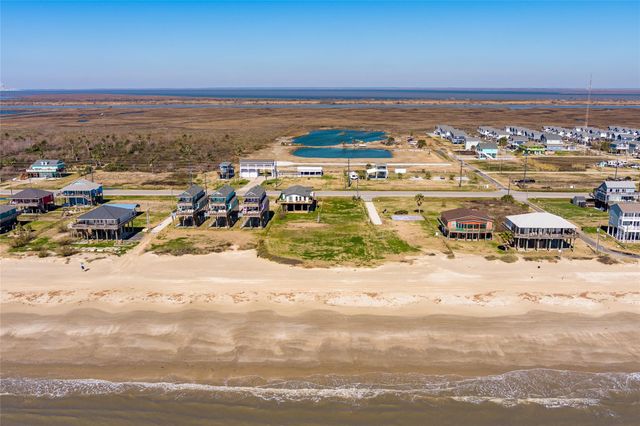 975 Marjorie, Gilchrist, TX 77617