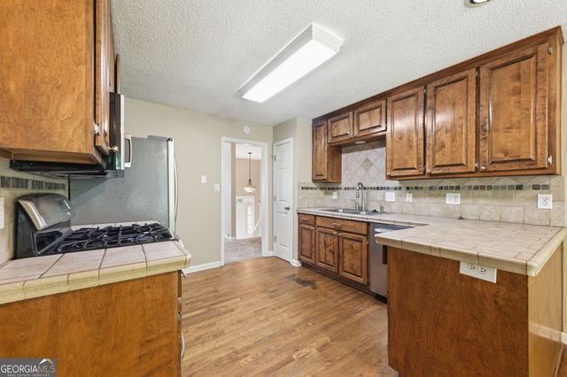 3616 Broken Arrow Drive, Woodstock, GA 30189