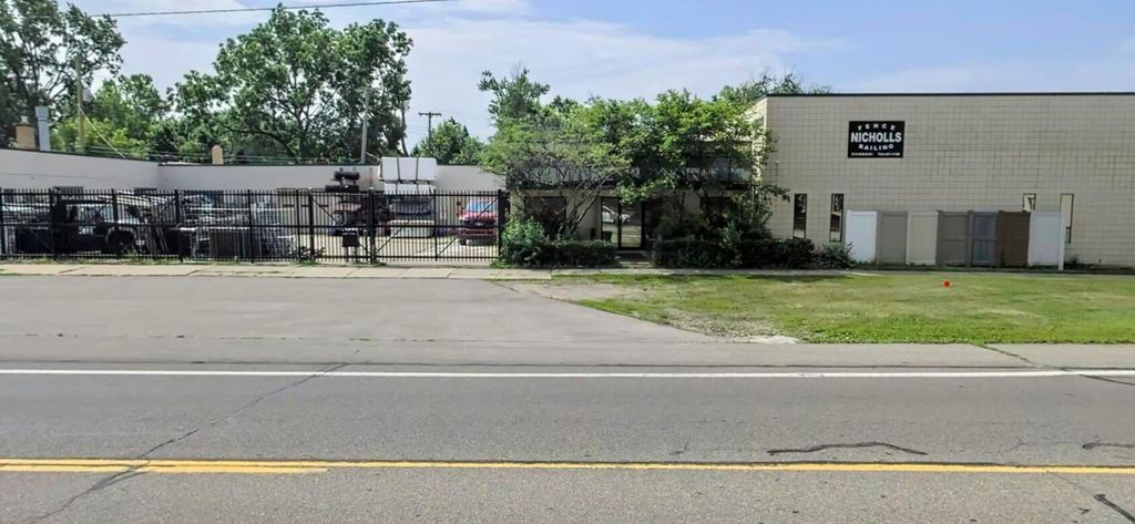 26835 Seven Mile W, Redford, MI 48240