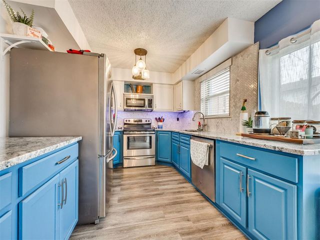 8814 N Rockwell Drive, Oklahoma City, OK 73132