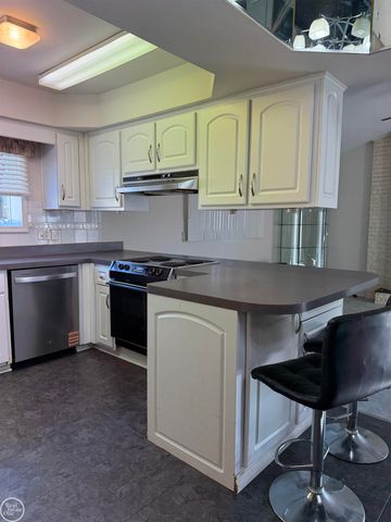 3746 Lancaster Drive, Sterling Heights, MI 48310