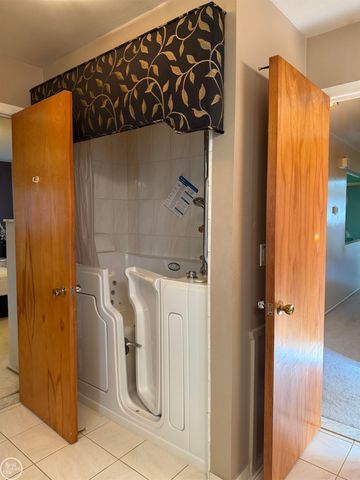 3746 Lancaster Drive, Sterling Heights, MI 48310