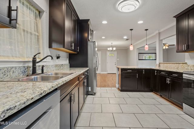 919 Oakleigh Avenue, Gulfport, MS 39507