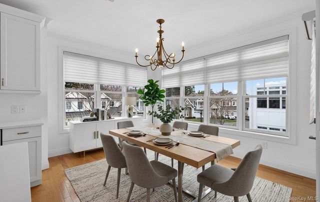 31201 Spruce Pond Circle, Plainview, NY 11803