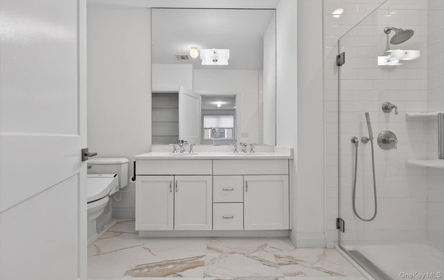 31201 Spruce Pond Circle, Plainview, NY 11803