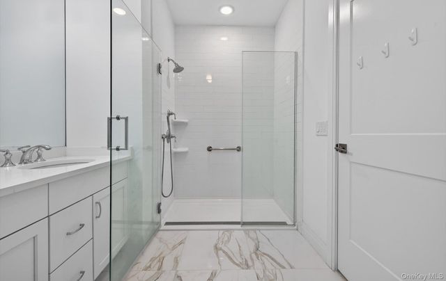 31201 Spruce Pond Circle, Plainview, NY 11803