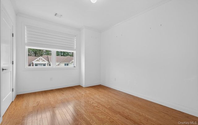 31201 Spruce Pond Circle, Plainview, NY 11803