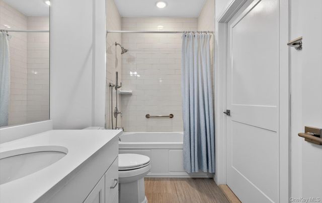 31201 Spruce Pond Circle, Plainview, NY 11803