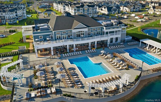 31201 Spruce Pond Circle, Plainview, NY 11803