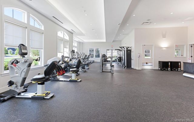 31201 Spruce Pond Circle, Plainview, NY 11803