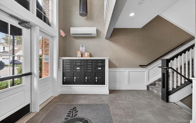 31201 Spruce Pond Circle, Plainview, NY 11803