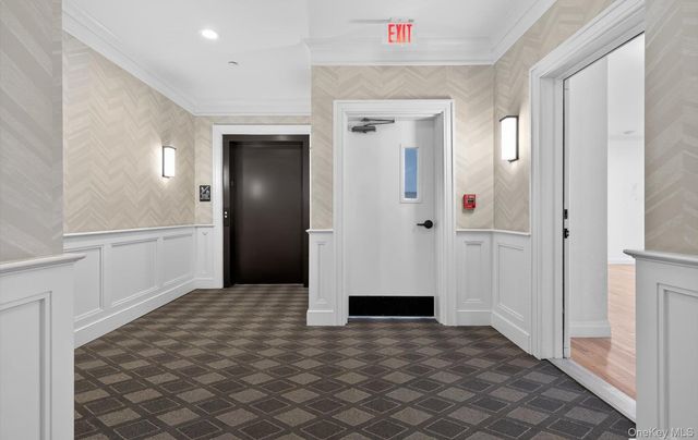 31201 Spruce Pond Circle, Plainview, NY 11803