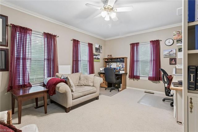 14 Valmoore DR, Poquoson, VA 23662