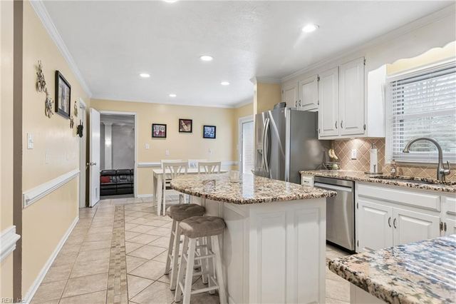 14 Valmoore DR, Poquoson, VA 23662