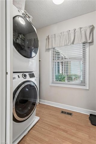 14 Valmoore DR, Poquoson, VA 23662