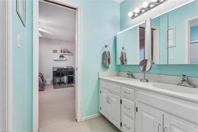 14 Valmoore DR, Poquoson, VA 23662