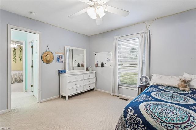 14 Valmoore DR, Poquoson, VA 23662