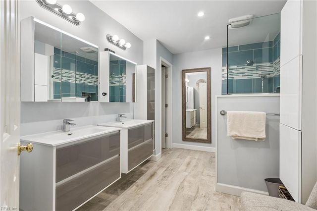 14 Valmoore DR, Poquoson, VA 23662