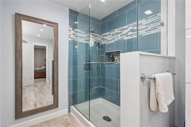 14 Valmoore DR, Poquoson, VA 23662