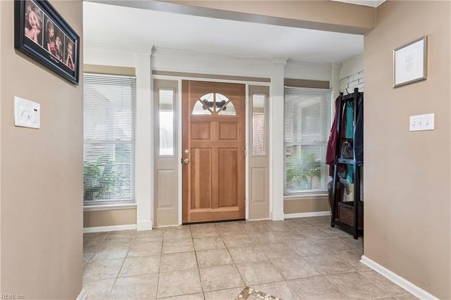 14 Valmoore DR, Poquoson, VA 23662