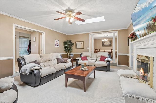 14 Valmoore DR, Poquoson, VA 23662