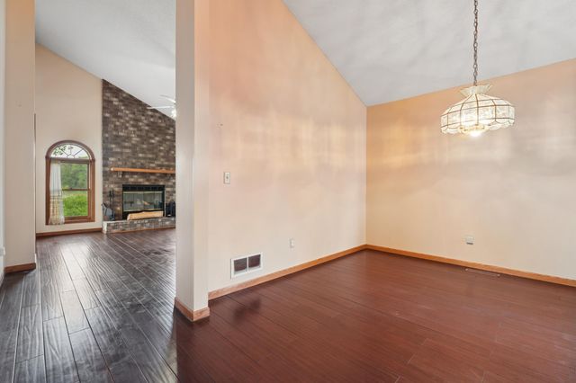 5700 Willow Trail, Shoreview, MN 55126
