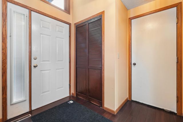 5700 Willow Trail, Shoreview, MN 55126