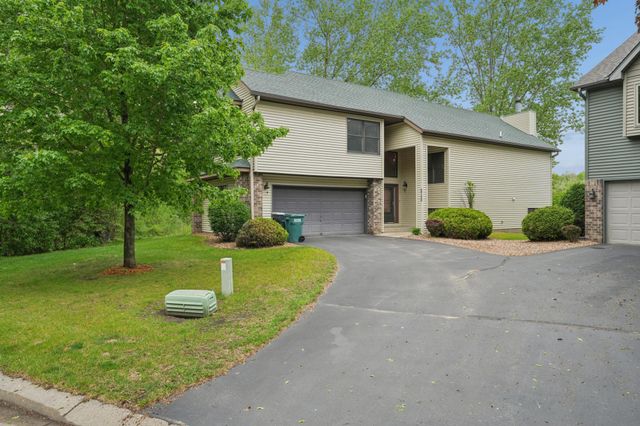5700 Willow Trail, Shoreview, MN 55126