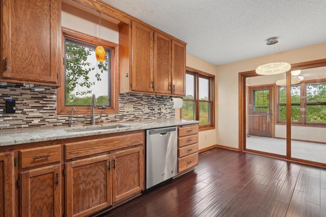 5700 Willow Trail, Shoreview, MN 55126