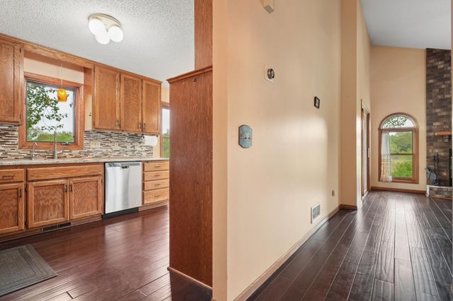 5700 Willow Trail, Shoreview, MN 55126